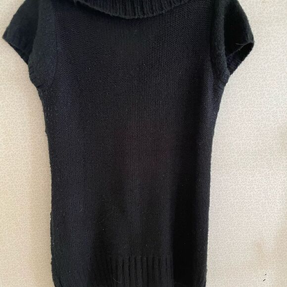 No Boundaries sweater  - Picture 2 of 5